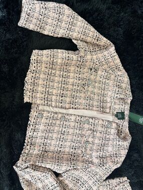 Classic Pink Tweed Jacket with Embellished Buttons